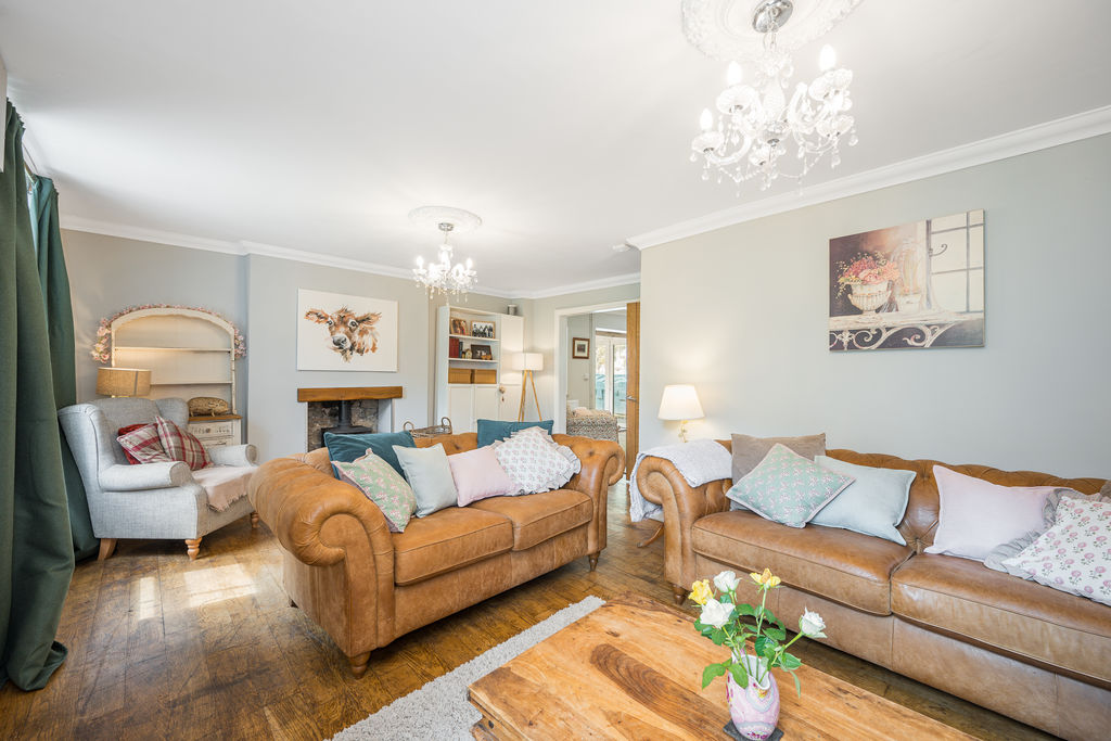 Sitting Room- click for photo gallery
